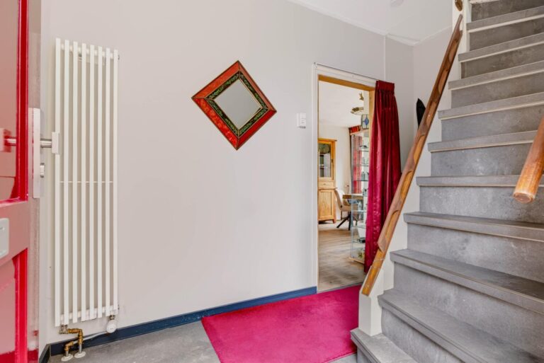 Tussenwoning te koop: Schubertlaan 48, Apeldoorn