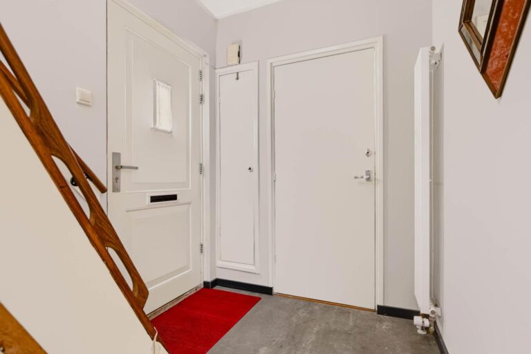 Tussenwoning te koop: Schubertlaan 48, Apeldoorn