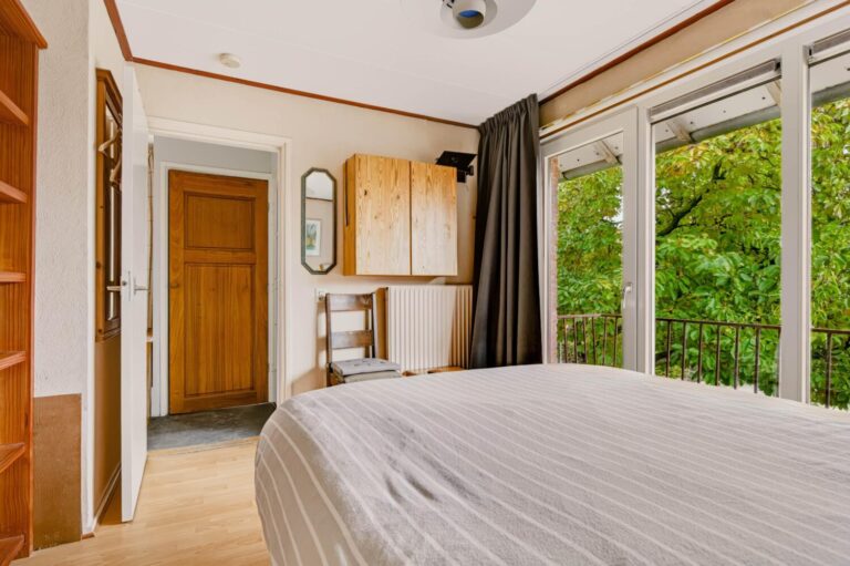 Tussenwoning te koop: Schubertlaan 48, Apeldoorn